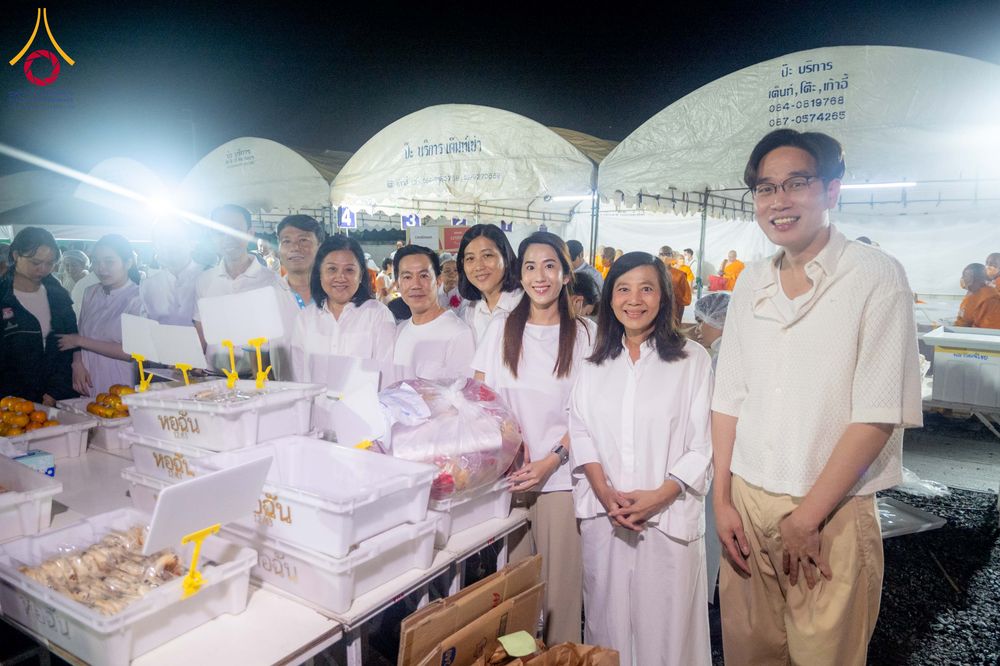 ภาพ No.296599:วันที่ 18 มกราคม พ.ศ. 2569 พิธีถวายภัตตาหารเป็นสังฆทาน แด่พระธรรมยาตรา ณ วัดโบสถ์บน ต.บางคูเวียง จ.นนทบุรี อนุสรณ์สถานลำดับที่ 4 สถานที่เกิดด้วยกายธรรม ในโครงการธรรมยาตรา กตัญญูบูชา มหาปูชนียาจารย์ พระมงคลเทพมุนี(สด จนฺทสโร) พระผู้ปราบมาร อนุสรณ์สถาน 7 แ