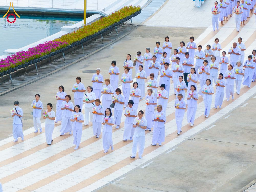 ภาพ No.341474:วันเสาร์ที่ 25 กรกฎาคม พ.ศ. 2569 พิธีเวียนประทักษิณ พิธีวันทาเจดีย์  โครงการอุปสมบทหมู่ รุ่นเข้าพรรษา ปี พ.ศ.2569 โครงการบวชพระนานาชาติ AEC และ WAB รุ่นที่ 10 ณ โบสถ์พระไตรปิฎก วัดพระธรรมกาย จ.ปทุมธานี