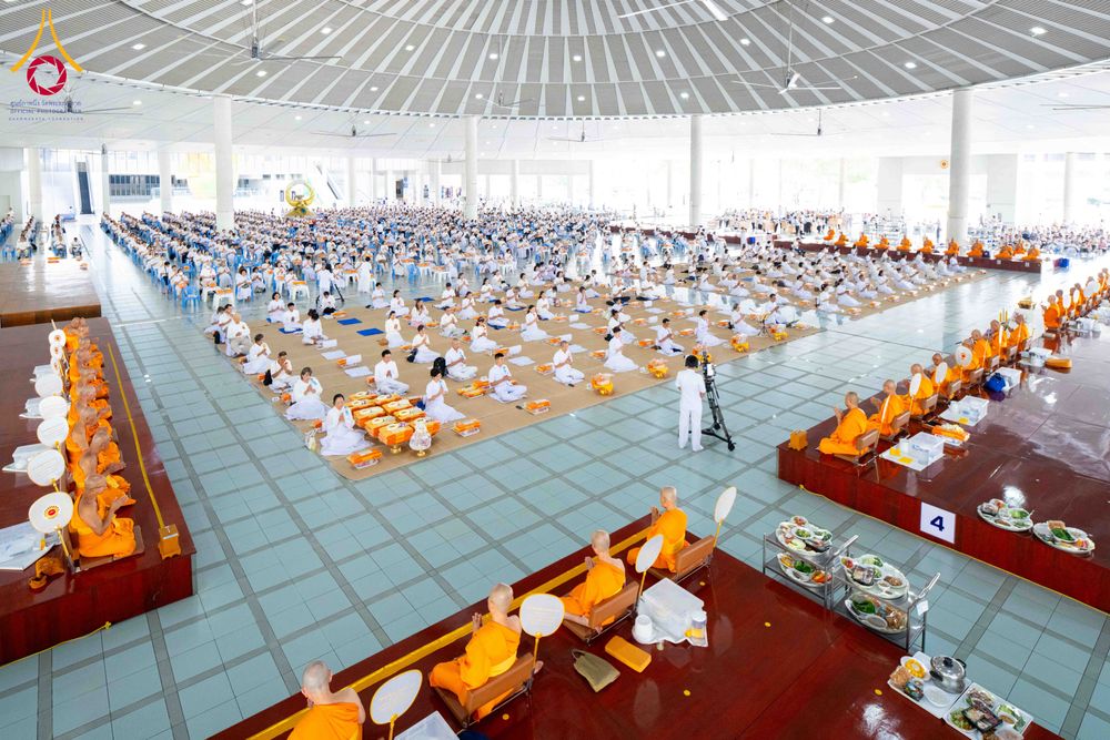 ภาพ No.326718:วันที่ 1 พฤษภาคม พ.ศ.2569 พิธีบุพเปตพลี ครั้งที่ 181 ร่วมอุทิศบุญแด่หมู่ญาติที่ล่วงลับไปแล้ว และสืบทอดอายุพระพุทธศาสนา ณ หอฉันคุณยายอาจารย์ฯ วัดพระธรรมกาย