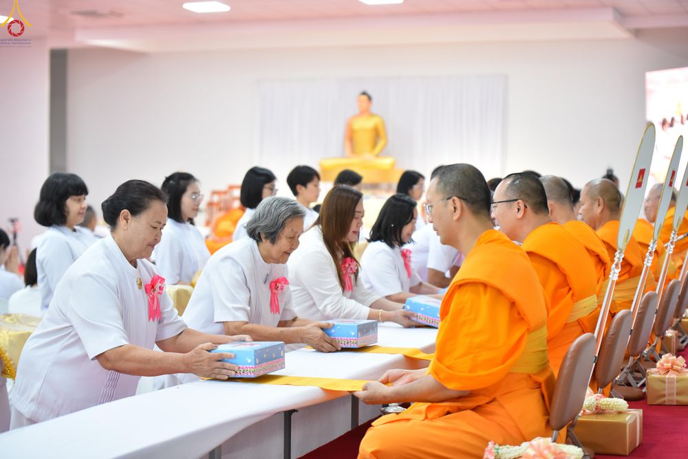 ภาพ No.342986:วันอาทิตย์ที่ 9 สิงหาคม พ.ศ.2569 พิธีมอบพัด ตั้งฐานานุกรม พระราชภาวนาวชิรวิเทศ วิ. ณ ห้องอาคารปลูกศรัทธา 2 วัดพระธรรมกาย