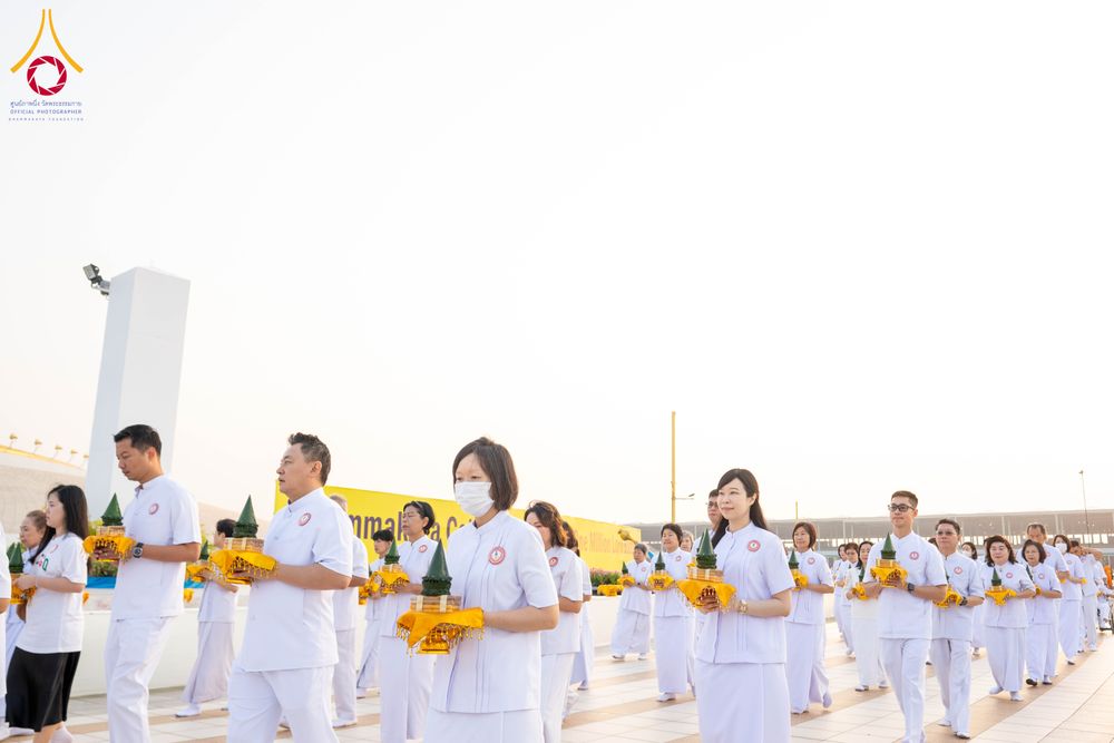 ภาพ No.319390:วันเสาร์ที่ 4 เมษายน พ.ศ.2569 พิธีขอขมา มอบผ้าไตร และถวายบาตรแด่นาคธรรมทายาท ในโครงการบรรพชาสามเณรฟื้นฟูพระพุทธศาสนาทั่วไทย โครงการหน่อแก้วเปรียญธรรม รุ่นที่ 14 โครงการสามเณรยุวธรรมทายาท รุ่นที่ 34 โครงการสามเณรมัชฌิมธรรมทายาท รุ่นที่ 30 ณ สภาธรรมกายสากล