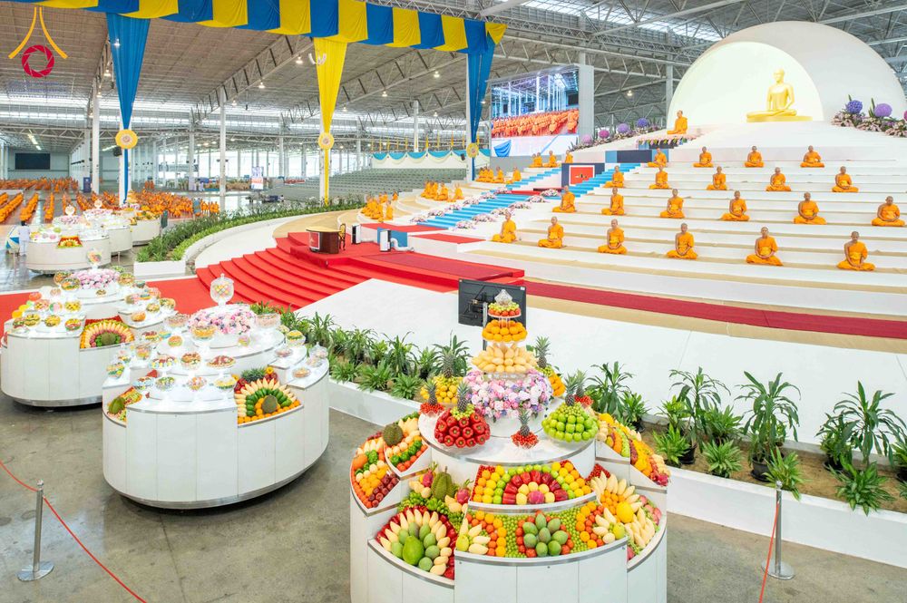 ภาพ No.318331:วันอาทิตย์ต้นเดือนที่ 5 เมษายน พ.ศ.2569 พิธีบูชาข้าวพระ ณ สภาธรรมกายสากล วัดพระธรรมกาย