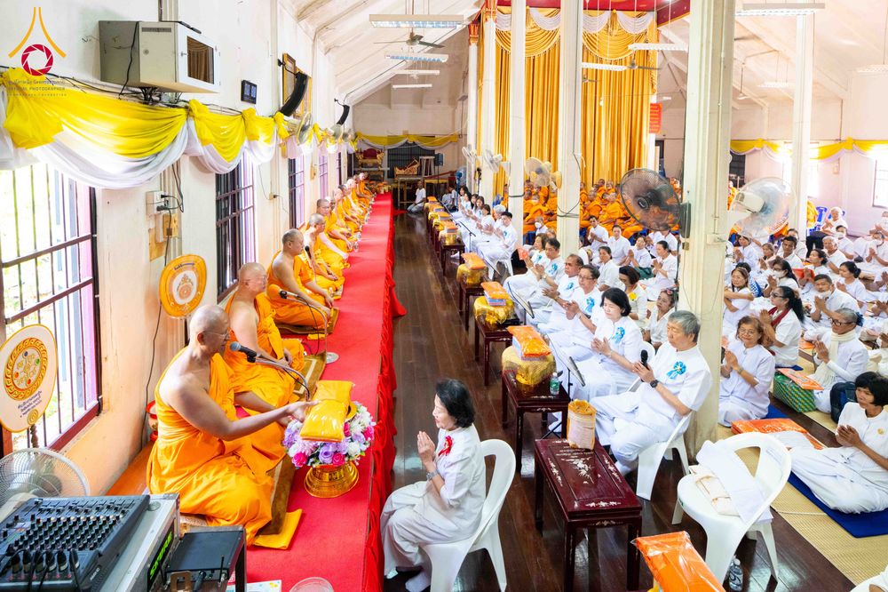 ภาพ No.298900:วันที่ 16 มกราคม พ.ศ. 2569 พิธีทอดผ้าป่าทำนุบำรุงศาสนสถาน ณ วัดอัมพวัน ต.บางม่วง อ.บางใหญ่ จ.นนทบุรี ในโครงการธรรมยาตรา กตัญญูบูชา มหาปูชนียาจารย์ พระมงคลเทพมุนี(สด จนฺทสโร) พระผู้ปราบมาร อนุสรณ์สถาน 7 แห่ง ปีที่ 14