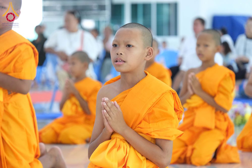 ภาพ No.319679:วันเสาร์ที่ 4 เมษายน พ.ศ.2569 พิธีขอขมา มอบผ้าไตร บรรพชาสามเณร ศูนย์อบรมเยาวชนนครปฐม