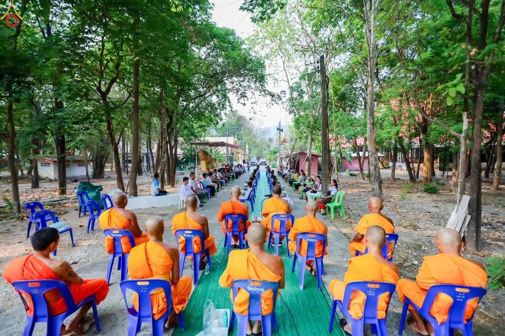 ภาพ No.317937:วันพฤหัสบดีที่ 2 เมษายน พ.ศ.2569 พิธีปลงผม , พิธีขอขมามอบบาตรและผ้าไตร , พิธีบรรพชาสามเณร จำนวน 28 รูป   ณ วัดโซกเป็ดอภิญญาโณ ต.เมืองเก่า อ.เมือง จ.สุโขทัย