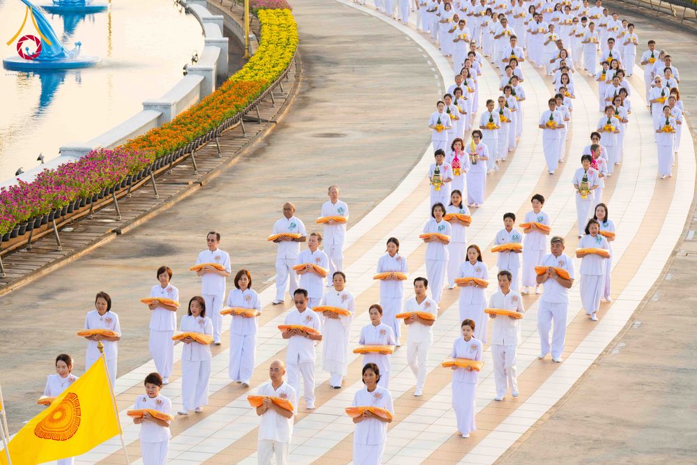 ภาพ No.320824:วันเสาร์ที่ 11 เมษายน พ.ศ.2569 พิธีเวียนประทักษิณ พิธีวันทาเจดีย์ โครงการอุปสมบทหมู่ บูชาธรรมหลวงพ่อธัมมชโย พ.ศ.2569 โครงการอุปสมบทหมู่ธรรมทายาท ระดับอุดมศึกษา รุ่น 53 (ภาคฤดูร้อน) ณ วัดพระธรรมกาย ปทุมธานี