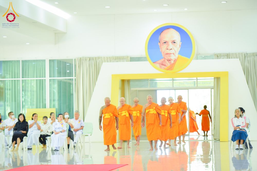 ภาพ No.285150:วันเสาร์ที่ 6 ธันวาคม พ.ศ.2568  พิธีอุปสมบทธรรมทายาท โครงการบรรพชาอุปสมบทหมู่  รุ่นบูชาธรรมมหาปูชนียาจารย์ ประจำปี 2568 ศูนย์ปฏิบัติธรรมและศูนย์อบรมเยาวชนเพชรบุรี อ.ท่ายาง จ.เพชรบุรี ณ วัดศีลคุณาราม อ.เขาย้อย เพชรบุรี