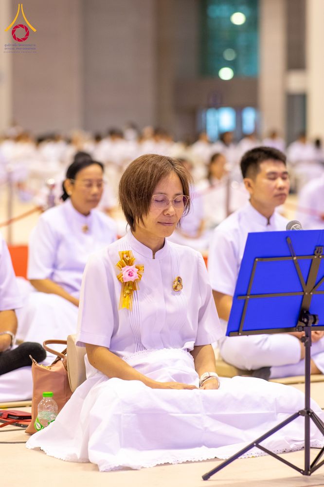 ภาพ No.325643:วันที่ 26 เมษายน พ.ศ.2569 กิจกรรมงานบุญวันอาทิตย์ สาธุชนปฏิบัติธรรมร่วมกัน ณ ห้องแก้วสารพัด 1 วัดพระธรรมกาย ปทุมธานี