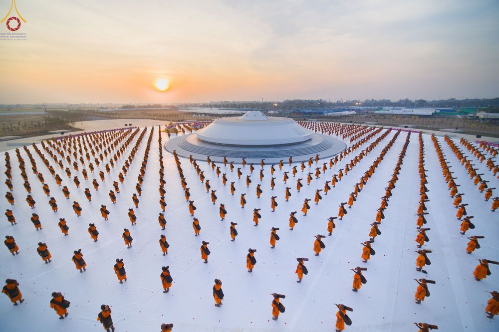 ภาพ No.74260:พุทธบุตรธรรมยาตรา ปฏิบัติธรรมและบันทึกภาพประวัติศาสตร์ ในโครงการธรรมยาตรากตัญญูบูชา มหาปูชนียาจารย์ พระมงคลเทพมุนี(สด จนฺทสโร) พระผู้ปราบมาร อนุสรณ์สถาน 7 แห่ง ปีที่ 11 ณ อนุสรณ์สถานบางปลา อ.บางเลน จ.นครปฐม วันที่ 23 มกราคม พ.ศ. 2566