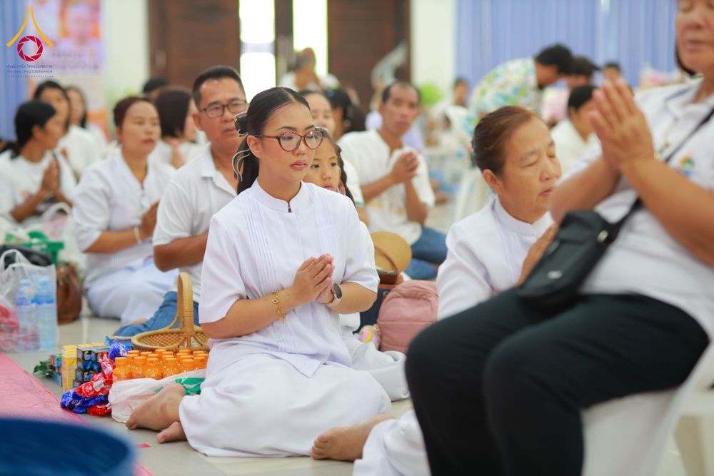 ภาพ No.321811:วันที่ 12 เมษายน พ.ศ.2569 ตักบาตรสงกรานต์ฉลองสามเณรใหม่  ณ ศูนย์ปฏิบัติธรรมระยอง(บ้านช่องลม)