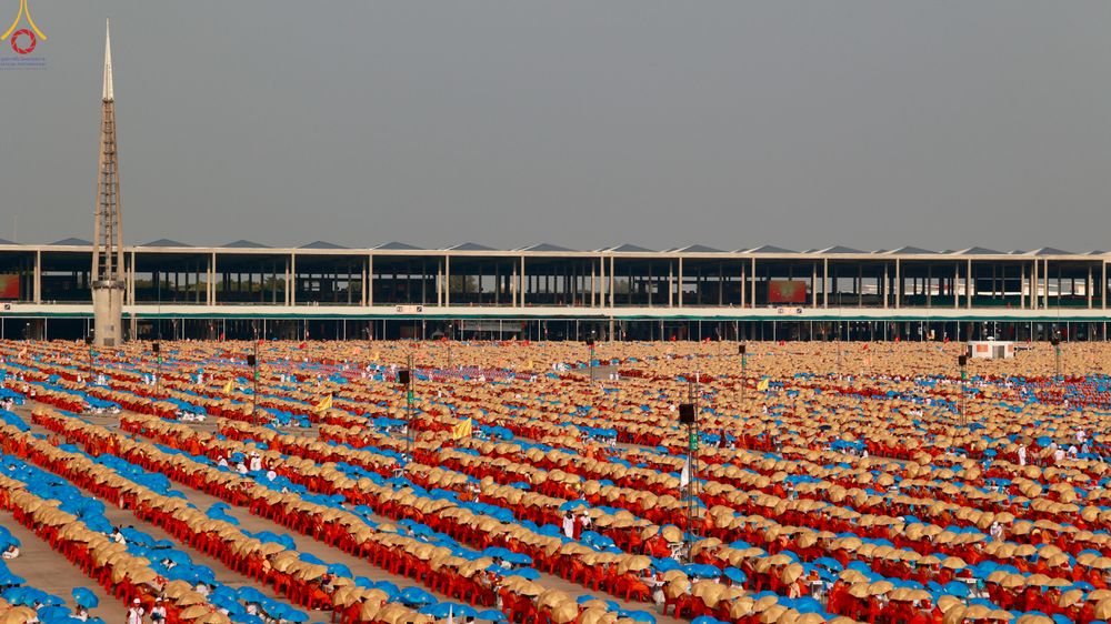 ภาพ No.323968:วันที่ 22 เมษายน พ.ศ.2569 (วันคุ้มครองโลก) พิธีถวายมหาสังฆทาน 40,000 กว่าวัดทั่วประเทศ ณ ลานธรรม พระมหาธรรมกายเจดีย์ วัดพระธรรมกาย