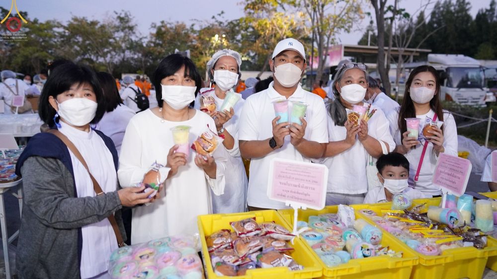 ภาพ No.71329:พิธีถวายภัตตาหารเป็นสังฆทาน แด่คณะพระธรรมยาตราฯ ในโครงการธรรมยาตรากตัญญูบูชา มหาปูชนียาจารย์ พระมงคลเทพมุนี(สด จนฺทสโร) พระผู้ปราบมาร อนุสรณ์สถาน 7 แห่ง ปีที่ 11 วันที่ 15 มกราคม พ.ศ. 2566