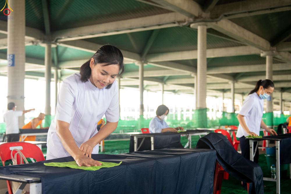 ภาพ No.322394:วันที่ 16 เมษายน พ.ศ.2569 การจัดเตรียมเบาะรองนอน เช็ดทำความสะอาด  เพื่องานถวายมหาสังฆทาน 40,000 กว่าวัดทั่วประเทศ วันคุ้มครองโลก 22 เมษายน พ.ศ.2569 วัดพระธรรมกาย