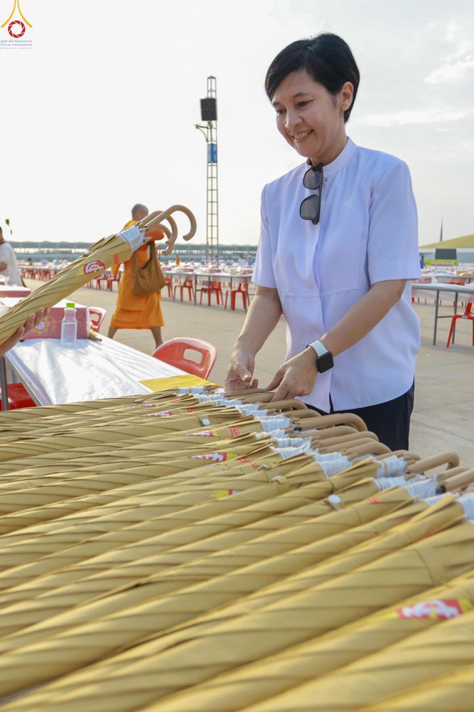 ภาพ No.322631:วันที่ 17 เมษายน พ.ศ.2569 การเรียงกล่องไทยธรรม เรียงน้ำดื่ม เรียงร่ม ณ ลานธรรมพระมหาธรรมกายเจดีย์ เพื่องานถวายมหาสังฆทาน 40,000 กว่าวัดทั่วประเทศ วันคุ้มครองโลก 22 เมษายน พ.ศ.2569 วัดพระธรรมกาย