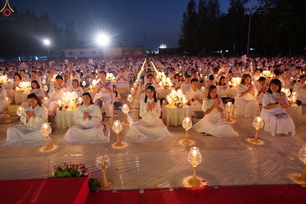 ภาพ No.292143:วันที่ 10 มกราคม พ.ศ. 2569 พิธีจุดประทีปถวายเป็นพุทธบูชา และบูชาธรรมมหาปูชนียาจารย์  ณ อนุสรณ์สถานคลองบางนางแท่น อ.สามพราน จ.นครปฐม ในโครงการธรรมยาตรา กตัญญูบูชา มหาปูชนียาจารย์ พระมงคลเทพมุนี(สด จนฺทสโร) พระผู้ปราบมาร อนุสรณ์สถาน 7 แห่ง ปีที่ 14