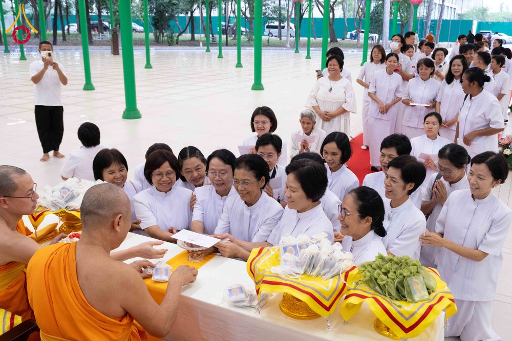 ภาพ No.309048:วันอาทิตย์ที่ 8 กุมภาพันธ์ พ.ศ. 2569  พิธีต้อนรับพระบัญชาสมเด็จพระสังฆราช แต่งตั้ง  “พระครูปลัดรัตนวีรวัฒน์” (รังสฤษดิ์ อิทฺธิจินฺตโก) เจ้าอาวาสวัดพระธรรมกาย ให้ดำรงตำแหน่ง “ที่ปรึกษาเจ้าคณะจังหวัดปทุมธานี”