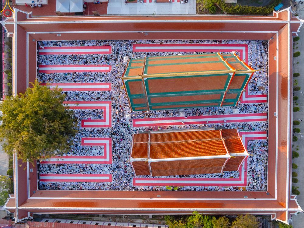 ภาพ No.294452:วันที่ 14 มกราคม พ.ศ. 2569 พิธีตักบาตรพระธรรมยาตรา ณ วัดสองพี่น้อง ต.ต้นตาล อ.สองพี่น้อง จ.สุพรรณบุรี ในโครงการธรรมยาตรา กตัญญูบูชา มหาปูชนียาจารย์ พระมงคลเทพมุนี(สด จนฺทสโร) พระผู้ปราบมาร อนุสรณ์สถาน 7 แห่ง ปีที่ 14