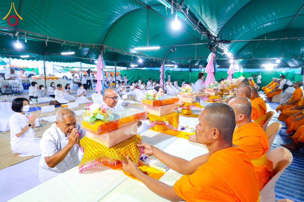 ภาพ No.299185:วันที่ 21 มกราคม พ.ศ. 2569 พิธีถวายภัตตาหารเป็นสังฆทาน แด่พระธรรมยาตรา ณ อนุสรณ์สถานบางปลา วัดบางปลา อำเภอบางเลน จังหวัดนครปฐม ในโครงการธรรมยาตรา กตัญญูบูชา มหาปูชนียาจารย์ พระมงคลเทพมุนี(สด จนฺทสโร) พระผู้ปราบมาร อนุสรณ์สถาน 7 แห่ง ปีที่ 14