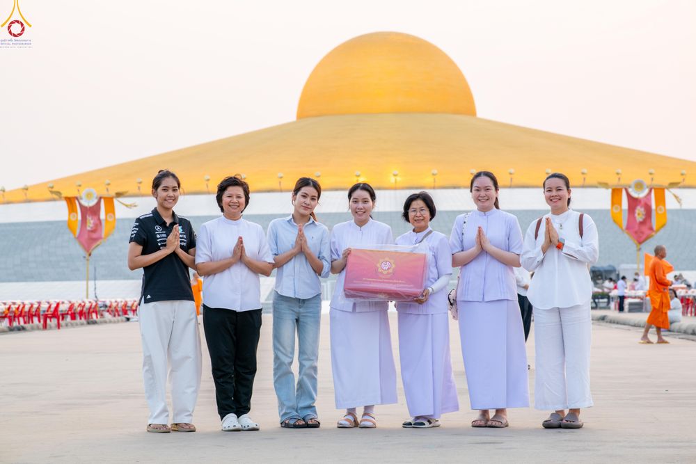 ภาพ No.323191:วันที่ 19 เมษายน พ.ศ.2569 การเรียงกล่องไทยธรรม , เตรียมงานจราจร เพื่องานถวายมหาสังฆทาน 40,000 กว่าวัดทั่วประเทศ วันคุ้มครองโลก 22 เมษายน พ.ศ.2569 วัดพระธรรมกาย