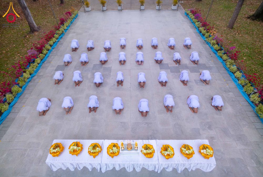 ภาพ No.298101:วันเสาร์ที่ 17 มกราคม พ.ศ. 2569 พิธีบรรพชาอุปสมบท โครงการอุปสมบทหมู่ บูชาธรรมครบ 117 ปี คุณยายอาจารย์มหารัตนอุบาสิกาจันทร์ ขนนกยูง  ณ อุโบสถพระไตรปิฎก วัดพระธรรมกาย