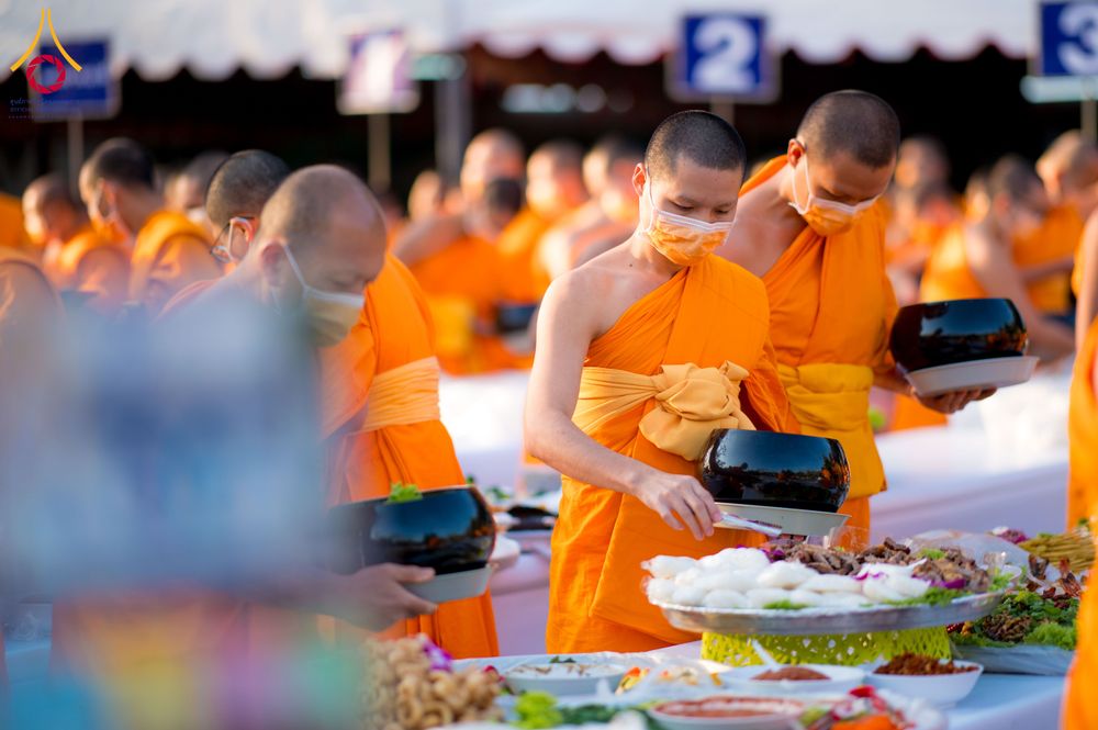 ภาพ No.292721:วันที่ 12 มกราคม พ.ศ. 2569 พิธีถวายภัตตาหารเป็นสังฆทาน แด่พระธรรมยาตรา ณ อนุสรณ์สถานมหาวิหารพระมงคลเทพมุนี (โลตัสแลนด์) อ.สองพี่น้อง จ.สุพรรณบุรี ในโครงการธรรมยาตรา กตัญญูบูชา มหาปูชนียาจารย์ พระมงคลเทพมุนี(สด จนฺทสโร) พระผู้ปราบมาร อนุสรณ์สถาน 7 แห่ง ปี