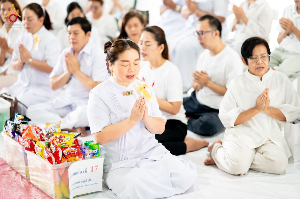 ภาพ No.336057:วันที่ 20 มิถุนายน พ.ศ. 2569 พิธีตักบาตรฉลองพระใหม่ โครงการอุปสมบทธรรมทายาทอุดมศึกษา รุ่นที่ 53