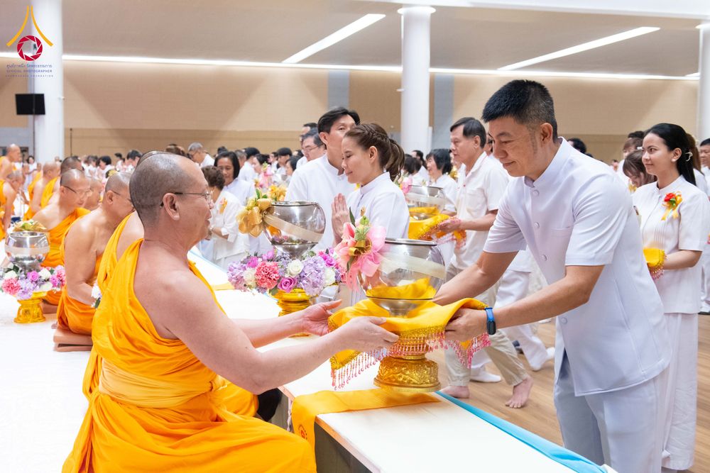 ภาพ No.310719:วันอาทิตย์ที่ 22 กุมภาพันธ์ พ.ศ. 2569 พิธีถวายโคมมาฆประทีป ณ ห้องแก้วสารพัดนึก 2 วัดพระธรรมกาย จ.ปทุมธานี