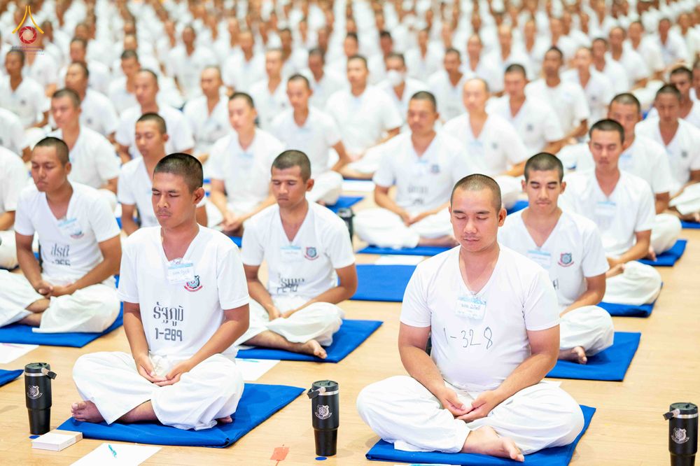 ภาพ No.341516:วันที่ 26 กรกฎาคม พ.ศ. 2569 โครงการพัฒนาคุณธรรม จริยธรรม สำหรับนักเรียนนายสิบตำรวจ (นสต.) รุ่นที่ 17 ศูนย์ฝึกอบรมตำรวจภูธรภาค 1 ได้จัดกิจกรรม  จุดเทียนรวมใจและปฏิบัติธรรมเจริญสมาธิภาวนา เพื่อน้อมอุทิศถวายเป็นพระราชกุศลฯ ณ ศูนย์ปฏิบัติธรรมเวิล์ดพีช วัลเล่