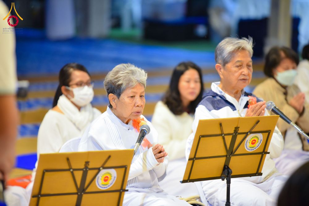 ภาพ No.292554:วันที่ 12 มกราคม พ.ศ. 2569 พิธีถวายภัตตาหารเป็นสังฆทาน แด่พระธรรมยาตรา ณ อนุสรณ์สถานมหาวิหารพระมงคลเทพมุนี (โลตัสแลนด์) อ.สองพี่น้อง จ.สุพรรณบุรี ในโครงการธรรมยาตรา กตัญญูบูชา มหาปูชนียาจารย์ พระมงคลเทพมุนี(สด จนฺทสโร) พระผู้ปราบมาร อนุสรณ์สถาน 7 แห่ง ปี