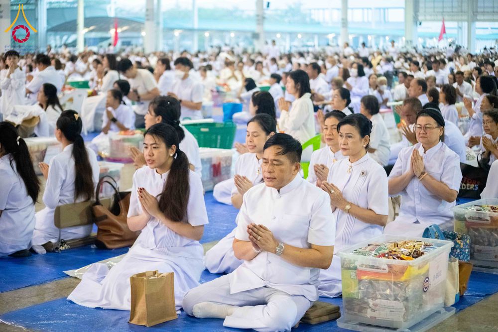 ภาพ No.308188:วันที่ 1  กุมภาพันธ์ พ.ศ. 2569 พิธีตักบาตรข้าวสารอาหารแห้ง ณ บ้านแก้วเรือนทองคุณยาย สภาธรรมกายสากล วัดพระธรรมกาย