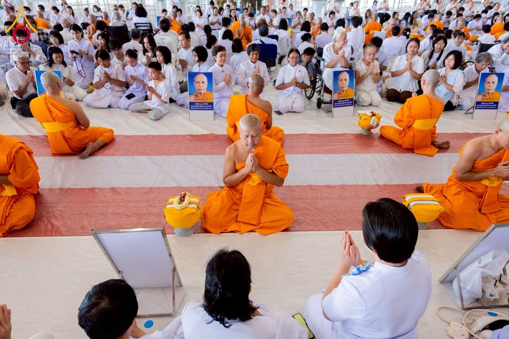 ภาพ No.277811:วันเสาร์ที่ 6 ธันวาคม พ.ศ. 2568 พิธีบรรพชาอุปสมบทและพิธีถวายบาตร โครงการอุปสมบทบูชาธรรมมหาปูชนียาจารย์ ประจำปี พ.ศ.2568 โครงการบวชพระนานาชาติ AEC และ WAB รุ่น CEO (นักบริหาร) รุ่นที่ 5 ณ มหาธรรมกายเจดีย์ วัดพระธรรมกาย