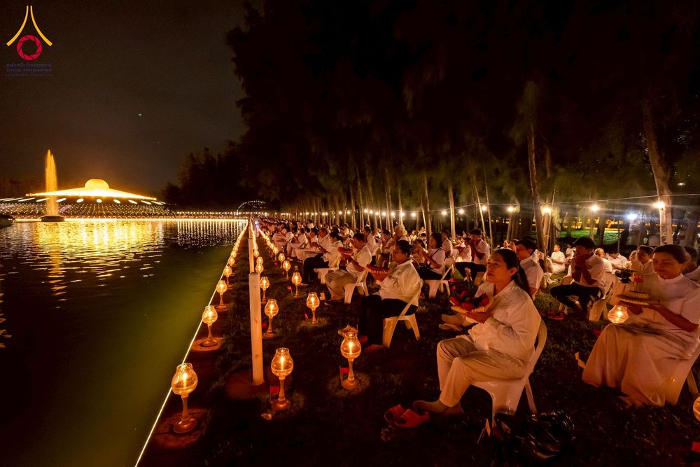 ภาพ No.266381:วันพุธที่ 5 พฤศจิกายน พ.ศ. 2568 (วันพระ ขึ้น 15 ค่ำ เดือน 12) พิธีลอยกระทงธรรม  ณ สระมหาเศรษฐีทะเลบุญ มหาวิหารพระมงคลเทพมุนี วัดพระธรรมกาย จ.ปทุมธานี