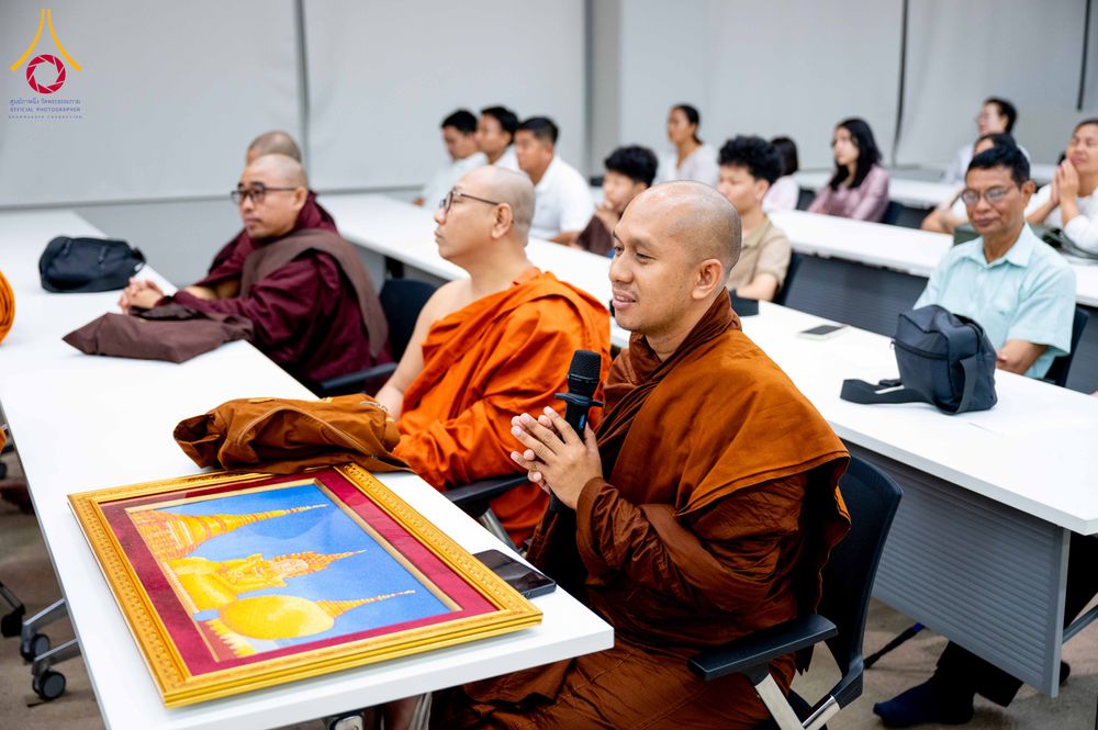 ภาพ No.313084:วันที่ 4 มีนาคม พ.ศ. 2559 หลวงพ่อทัตตชีโว รองเจ้าอาวาสวัดพระธรรมกาย ได้เมตตาถวายการต้อนรับปฏิสันถารพระอาคันตุกะจาก 19 ประเทศ ที่เดินทางมาร่วมงานวันมาฆบูชา ณ วัดพระธรรมกาย