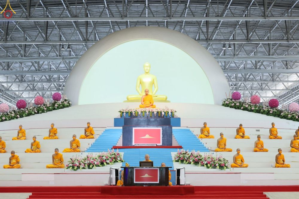 ภาพ No.75573:วัดพระธรรมกายจัด งานบุญวันอาทิตย์ต้นเดือน  มีกิจกรรมดังนี้ พิธีตักบาตร, พิธีบูชาข้าวพระ พระธรรมยาตรารับประกาศนียบัตร โครงการธรรมยาตราฯ ปีที่ 11 ในวันที่ 5 กุมภาพันธ์ พ.ศ. 2566 ณ วัดพระธรรมกาย อ.คลองหลวง จ.ปทุมธานี