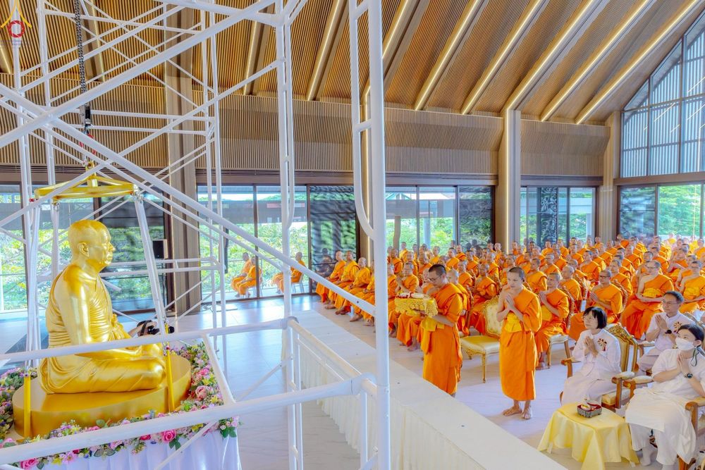 ภาพ No.249200:วันที่ 20 กันยายน พ.ศ. 2568 พิธีประดิษฐานรูปหล่อหลวงปู่วัดปากน้ำ ภาษีเจริญ ณ วิหารพระมงคลเทพมุนี (สด จนฺทสโร) ศูนย์ปฏิบัติธรรมภูเก็ต จ.ภูเก็ต