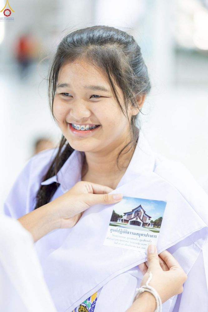 ภาพ No.249090:วันที่ 26-28 กันยายน พ.ศ. 2568 โครงการอบรม อุบาสกแก้ว อุบาสิกาแก้ว รุ่นที่ 3  ณ ศูนย์ปฏิบัติธรรมสมุทรปราการ ได้รับความเมตตาจากคณะสงฆ์ในพื้นที่  รวมถึงผู้บริหารสถานศึกษา ที่นำนักเรียนระดับมัธยมปลาย  มารับฟังข้อมูลเพื่อที่จะเป็นกำลังสำคัญ ในการเข้าร่วมขบวน