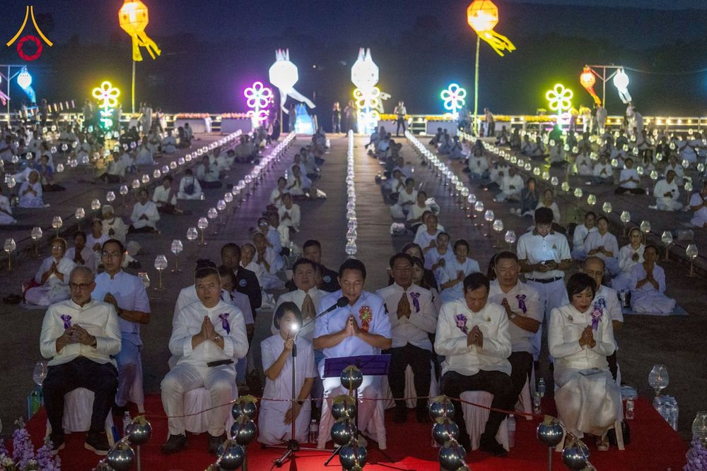 ภาพ No.266120:วันพุธที่ 5 พฤศจิกายน พ.ศ. 2568 (วันพระ ขึ้น 15 ค่ำ เดือน 12) พิธีจุดประทีปโคมลาน, โคมลอย และลอยกระทง ถวายประทีปเป็นพุทธบูชา สร้างความสว่างไสวให้กับแผ่นดินด้วยแสงธรรม ณ พุทธอุทยานนานาชาติ จังหวัดหนองคาย