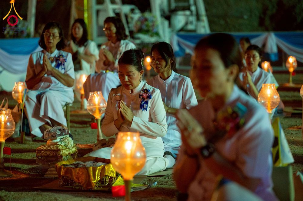 ภาพ No.275295:วันอาทิตย์ที่ 30 พฤศจิกายน พ.ศ. 2568 พิธีจุดประทีปถวายเป็นพุทธบูชา ณ ศูนย์ปฏิบัติธรรมระยอง (บ้านช่องลม)