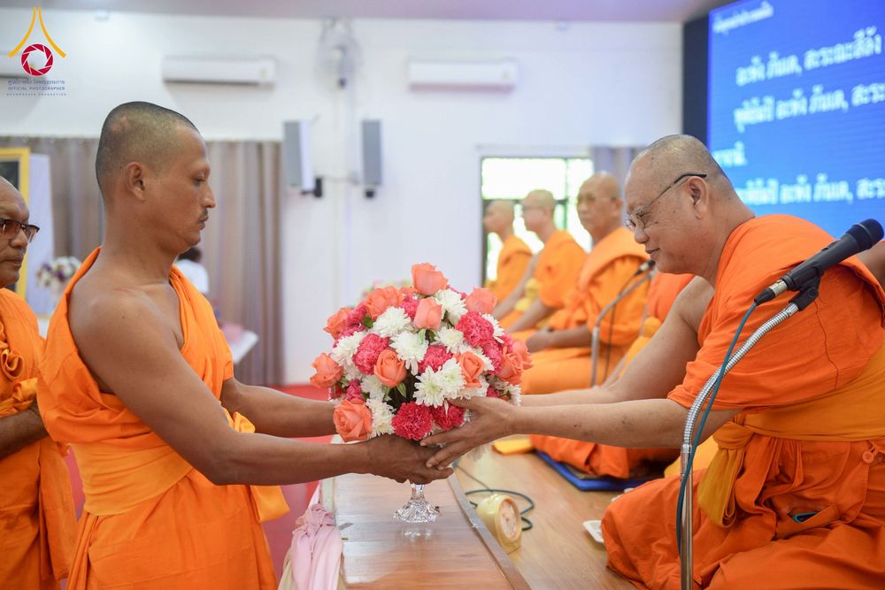 ภาพ No.278113:วันเสาร์ที่ 6 ธันวาคม พ.ศ. 2568 พิธีเวียนประทักษิณ ขอขมามอบผ้าไตร บรรพชาอุปสมบทหมู่ธรรมทายาท จำนวน 53 รูป โครงการอุปสมบทหมู่ รุ่นบูชาธรรมมหาปูชนียาจารย์ ประจำปี 2568 จังหวัดสระบุรี