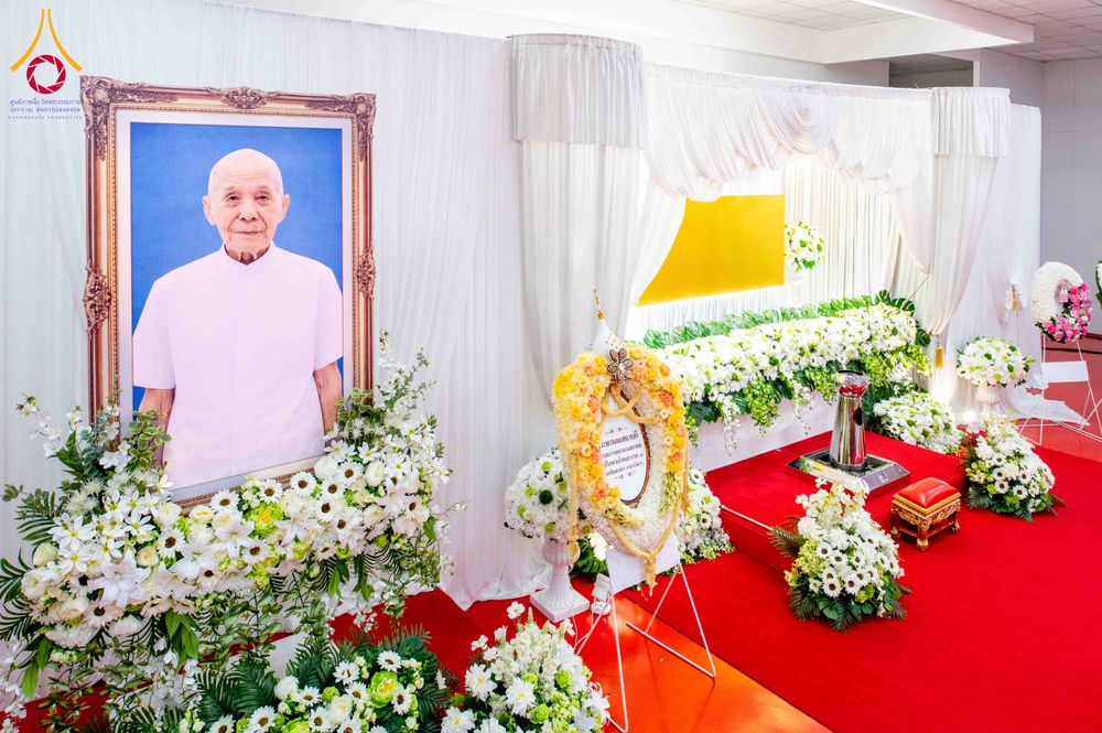 ภาพ No.314434:วันพฤหัสบดีที่ 19 มีนาคม พ.ศ. 2569 พิธีบำเพ็ญกุศล คุณพ่อณรงค์ จินตมากุล โยมบิดา พระครูปลัดรัตนวีรวัฒน์ (รังสฤษดิ์ อิทฺธิจินตโก) ที่ปรึกษาเจ้าคณะจังหวัดปทุมธานี เจ้าอาวาสวัดพระธรรมกาย  ณ ห้องปลูกศรัทธา 2 วัดพระธรรมกาย ปทุมธานี