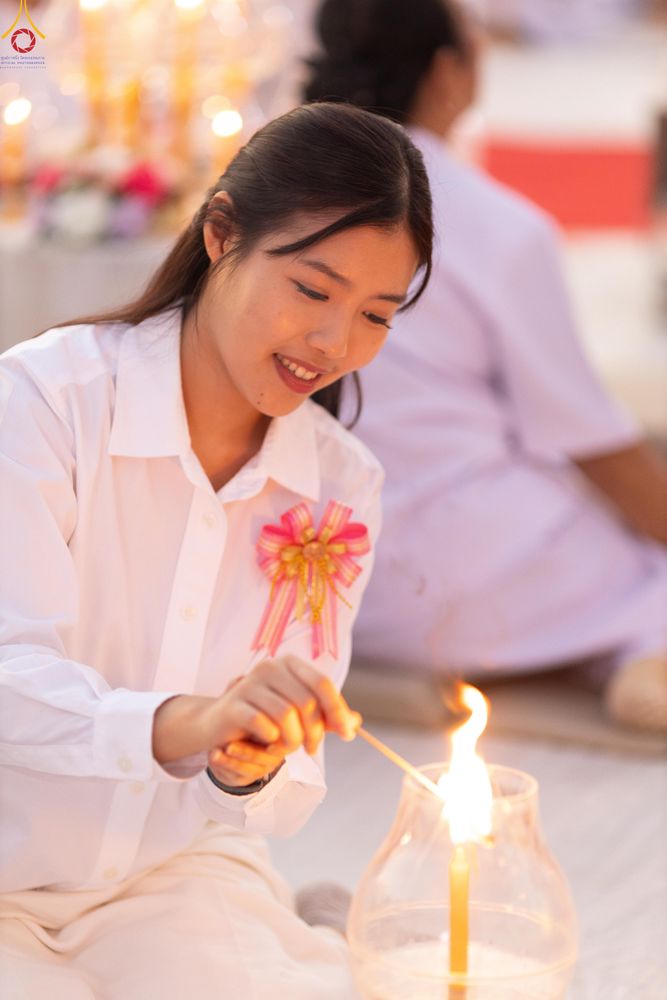 ภาพ No.292100:วันที่ 10 มกราคม พ.ศ. 2569 พิธีจุดประทีปถวายเป็นพุทธบูชา และบูชาธรรมมหาปูชนียาจารย์  ณ อนุสรณ์สถานคลองบางนางแท่น อ.สามพราน จ.นครปฐม ในโครงการธรรมยาตรา กตัญญูบูชา มหาปูชนียาจารย์ พระมงคลเทพมุนี(สด จนฺทสโร) พระผู้ปราบมาร อนุสรณ์สถาน 7 แห่ง ปีที่ 14