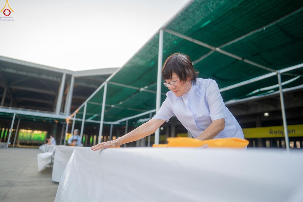 ภาพ No.321208:วันที่ 10-11 เมษายน พ.ศ.2569 การเตรียมกล่องไทยธรรม และการติดผ้ารับประเคน เพื่องานถวายมหาสังฆทาน 40,000 กว่าวัดทั่วประเทศ วันคุ้มครองโลก 22 เมษายน พ.ศ.2569 วัดพระธรรมกาย