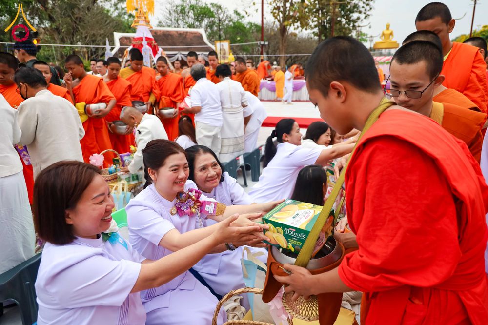 ภาพ No.310896:วันอาทิตย์ที่ 22 กุมภาพันธ์ พ.ศ. 2569 พิธีตักบาตรเเด่คณะพระภิกษุสงฆ์ 1,111 รูป จังหวัดน่าน หนึ่งในโครงการตักบาตรพระ 2,000,000 รูป 77 จังหวัดทั่วไทย ในวาระอันเป็นมงคลยิ่ง ครบรอบ 744 ปี นครน่าน สืบสานศรัทธา ทำบุญใหญ่ของเมืองน่าน ณ ข่วงเมือง วัดภูมินทร์ อำเ