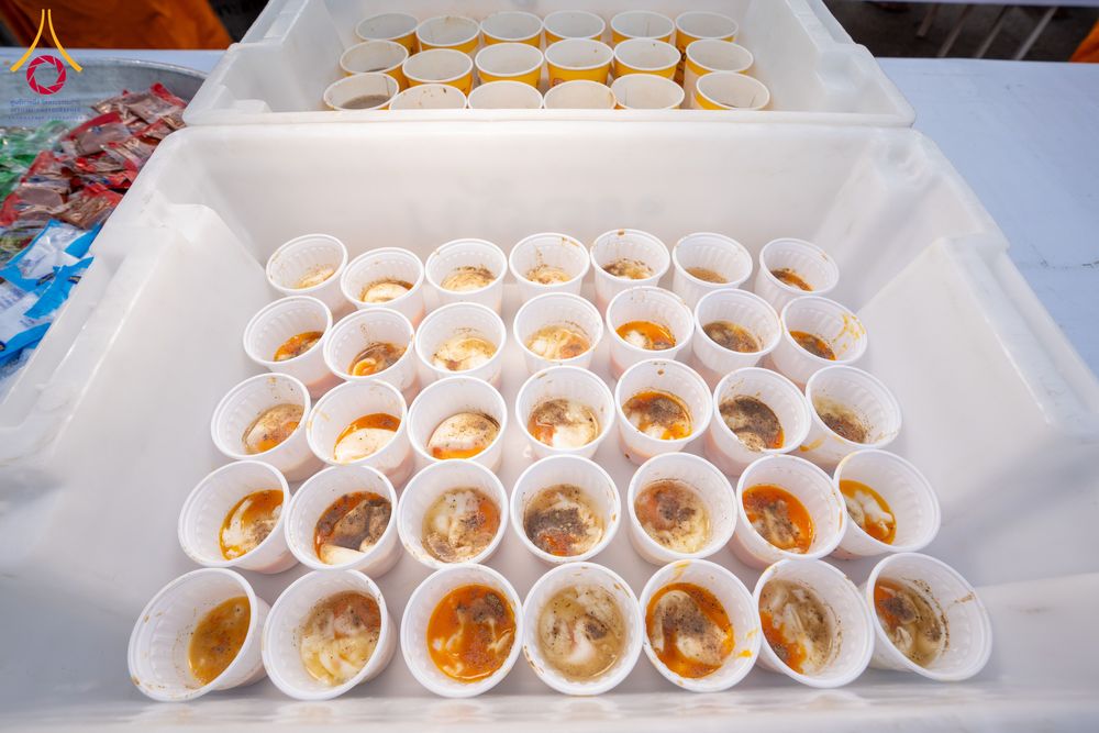 ภาพ No.293571:วันที่ 13 มกราคม พ.ศ. 2569 พิธีถวายภัตตาหารเป็นสังฆทาน แด่พระธรรมยาตรา ณ อนุสรณ์สถานมหาวิหารพระมงคลเทพมุนี (โลตัสแลนด์) อ.สองพี่น้อง จ.สุพรรณบุรี ในโครงการธรรมยาตรา กตัญญูบูชา มหาปูชนียาจารย์ พระมงคลเทพมุนี(สด จนฺทสโร) พระผู้ปราบมาร อนุสรณ์สถาน 7 แห่ง ปี