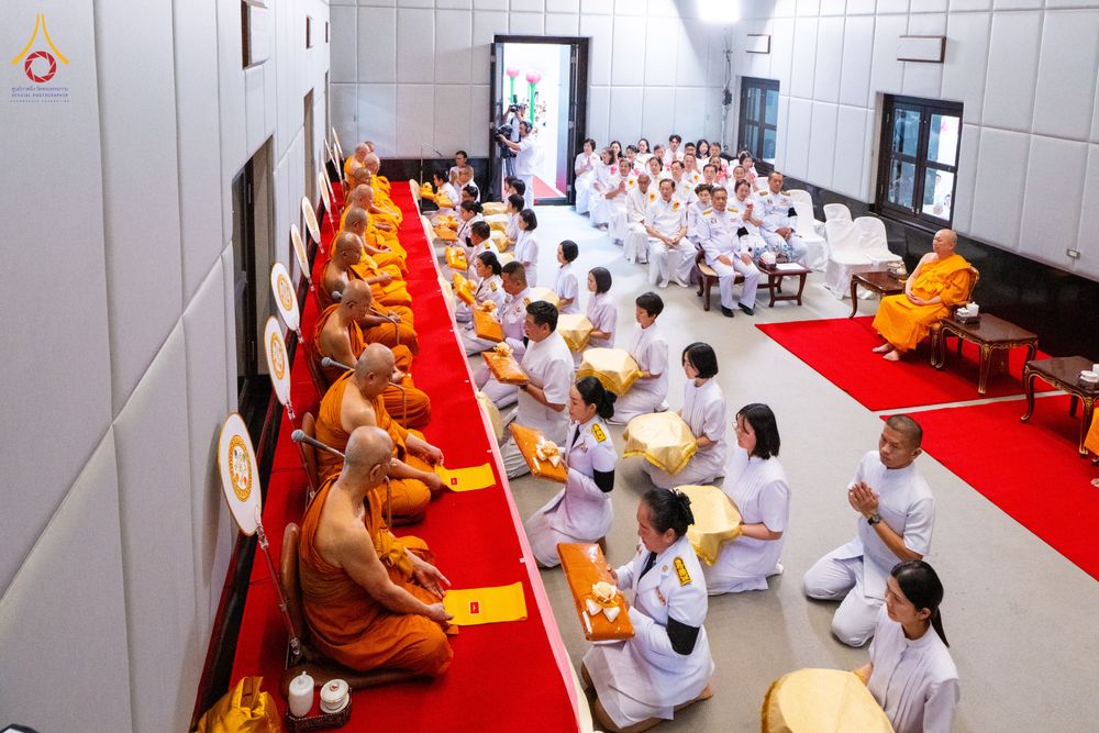 ภาพ No.332338:วันเสาร์ที่ 6 มิถุนายน พ.ศ.2569 พิธีต้อนรับสัญญาบัตร พัดยศ พระราชภาวนาวชิรวิเทศ วิ. ณ อุโบสถพระไตรปิฏก วัดพระธรรมกาย
