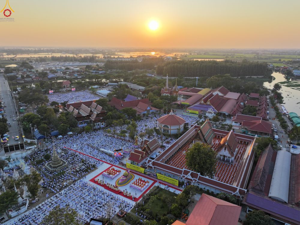 ภาพ No.293992:วันที่ 14 มกราคม พ.ศ. 2569 พิธีจุดประทีปถวายเป็นพุทธบูชา และบูชาธรรมมหาปูชนียาจารย์  ณ วัดสองพี่น้อง ต.ต้นตาล อ.สองพี่น้อง จ.สุพรรณบุรี ในโครงการธรรมยาตรา กตัญญูบูชา มหาปูชนียาจารย์ พระมงคลเทพมุนี(สด จนฺทสโร) พระผู้ปราบมาร อนุสรณ์สถาน 7 แห่ง ปีที่ 14