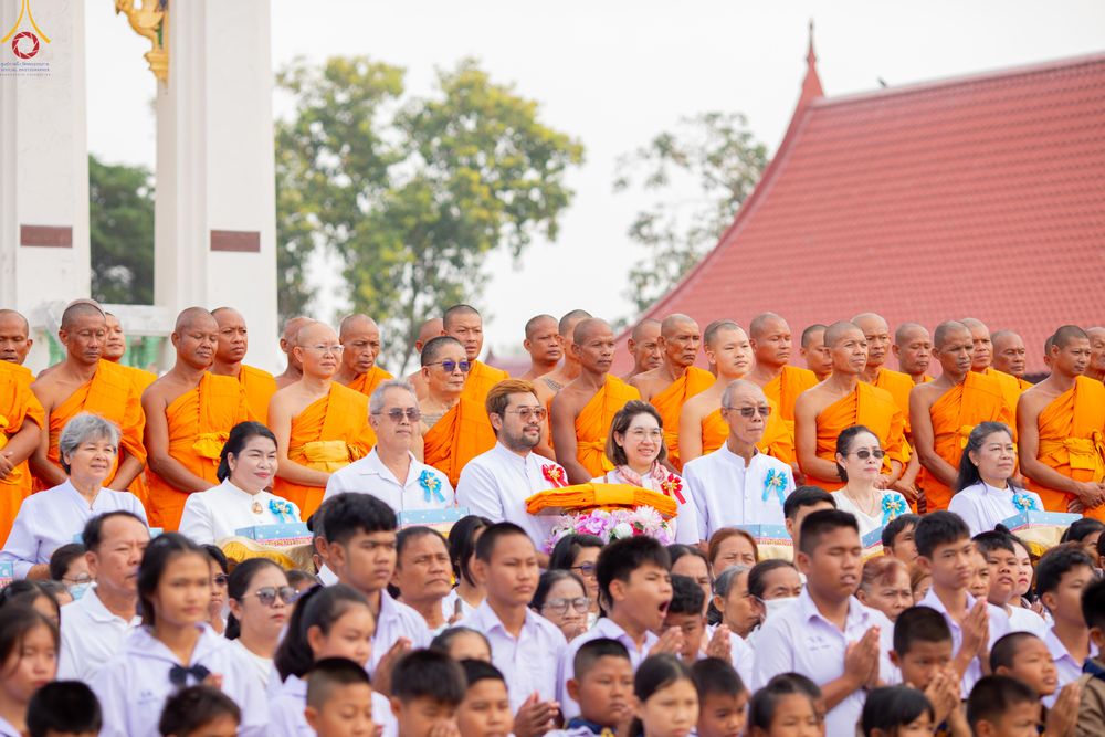 ภาพ No.301207:วันที่ 22 มกราคม พ.ศ. 2569 พิธีทอดผ้าป่าทำนุบำรุงศาสนสถาน ณ วัดใหม่พิบูลย์ผล อ.สองพี่น้อง จ.สุพรรณบุรี ในโครงการธรรมยาตรา กตัญญูบูชา มหาปูชนียาจารย์ พระมงคลเทพมุนี(สด จนฺทสโร) พระผู้ปราบมาร อนุสรณ์สถาน 7 แห่ง ปีที่ 14