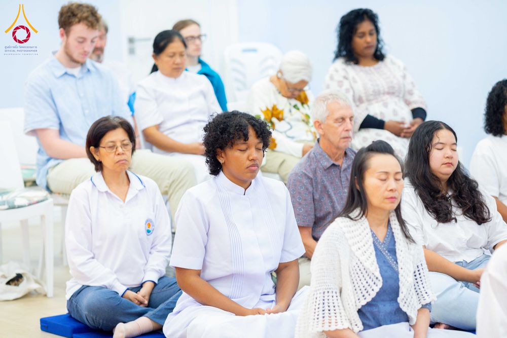 ภาพ No.313246:วันอาทิตย์ที่ 8 มีนาคม พ.ศ. 2569 พิธีสมโภชรูปเหมือนพระมงคลเทพมุนี (สด จนฺทสโร) และพิธีทอดผ้าป่าสามัคคีเพื่อสร้างวิหารพระมงคลเทพมุนี ณ วัดพุทธเคปทาวน์ ประเทศแอฟริกาใต้