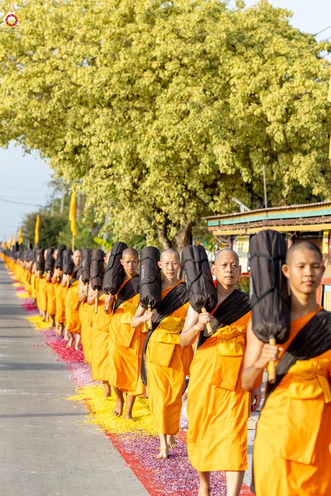 ภาพ No.287818:วันที่ 3 มกราคม พ.ศ. 2569 พิธีต้อนรับพระธรรมยาตรา ครั้งที่ 2 (ภาพชุดที่ 2) ในโครงการธรรมยาตรา กตัญญูบูชา มหาปูชนียาจารย์ พระมงคลเทพมุนี(สด จนฺทสโร) พระผู้ปราบมาร อนุสรณ์สถาน 7 แห่ง ปีที่ 14 ณ อนุสรณ์สถานมหาวิหารพระมงคลเทพมุนี (โลตัสแลนด์) อ.สองพี่น้อง จ.