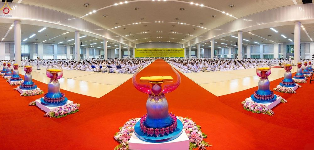 ภาพ No.345548:วันพฤหัสบดีที่ 27 สิงหาคม พ.ศ.2569 พิธีภาคสาย ปฏิบัติธรรมร่วมกัน เนื่องในวันธรรมชัย ณ สภาธรรมกายสากล วัดพระธรรมกาย